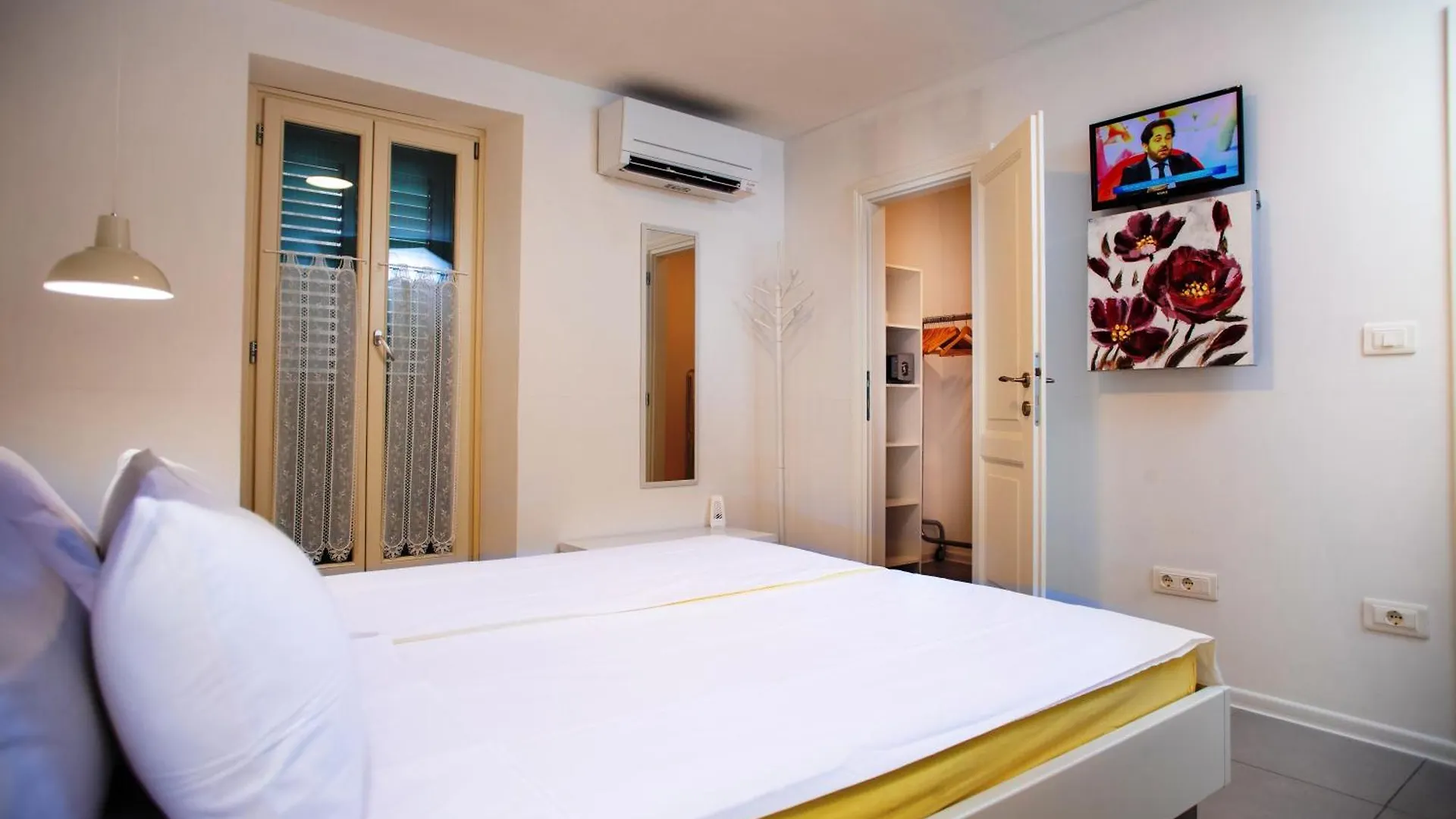 Apartments Crystal Luxe Rovinj 0*,